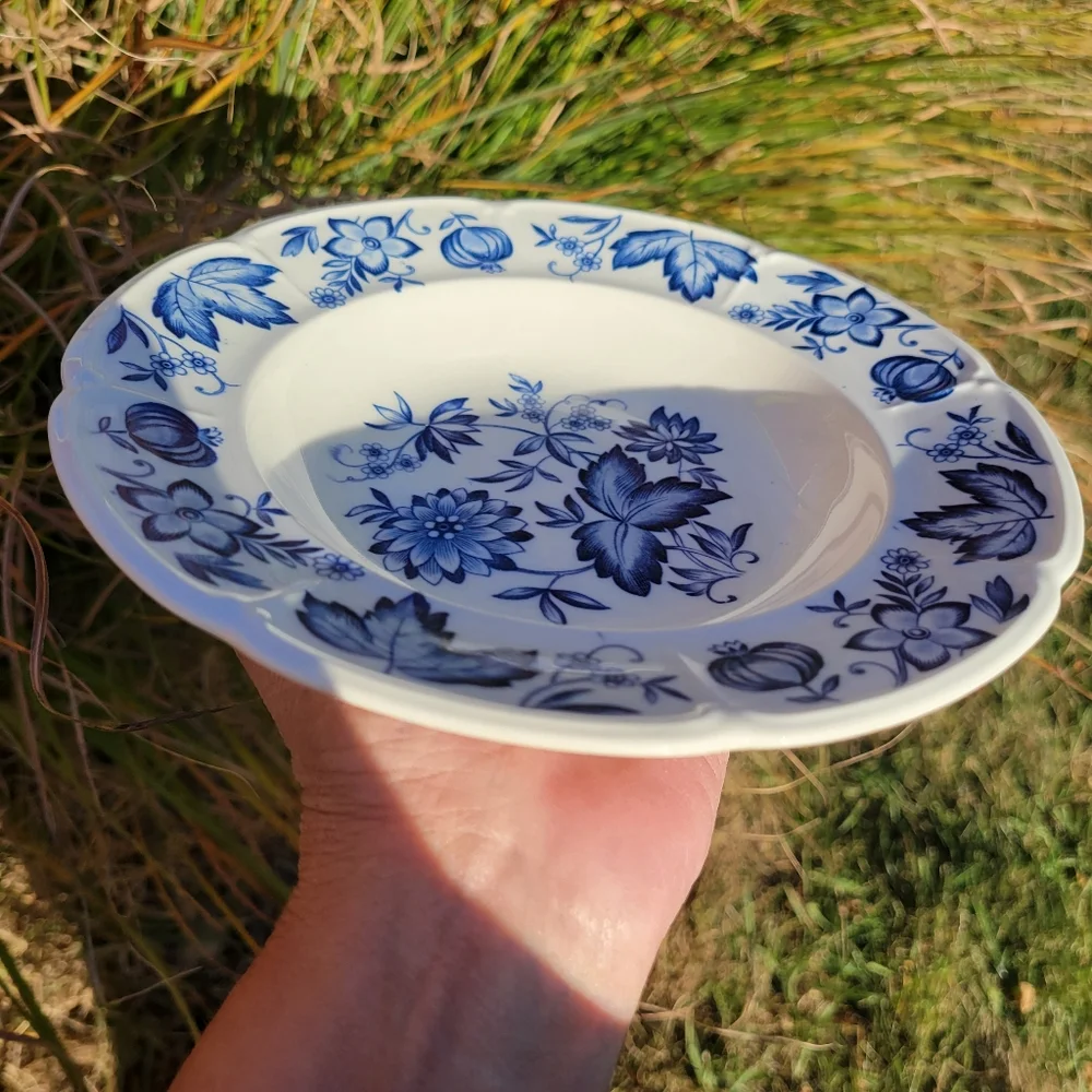 Vintage Johnson Brothers England Windsor Ware Blue Floral Bowl ~ Pretty! ~ VGUC